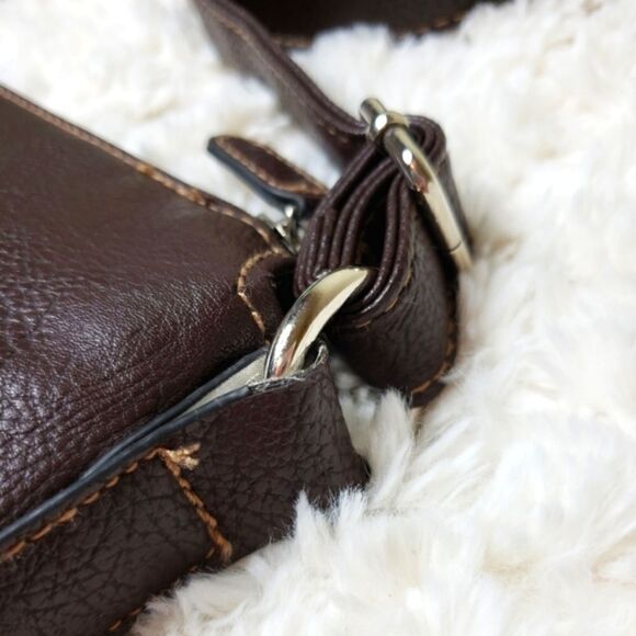 VanâHeusen BrownâVeganâLeatherâCrossbody - Picture 7 of 8